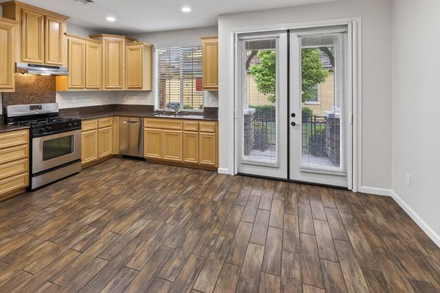 1152 Marseille Ln, Roseville, CA 95747