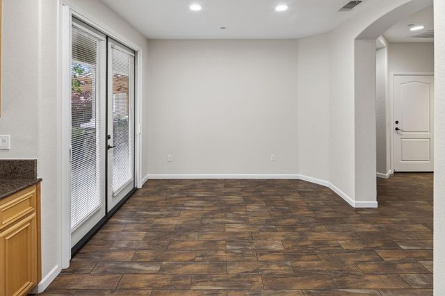 1152 Marseille Ln, Roseville, CA 95747