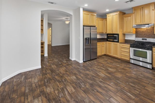 1152 Marseille Ln, Roseville, CA 95747