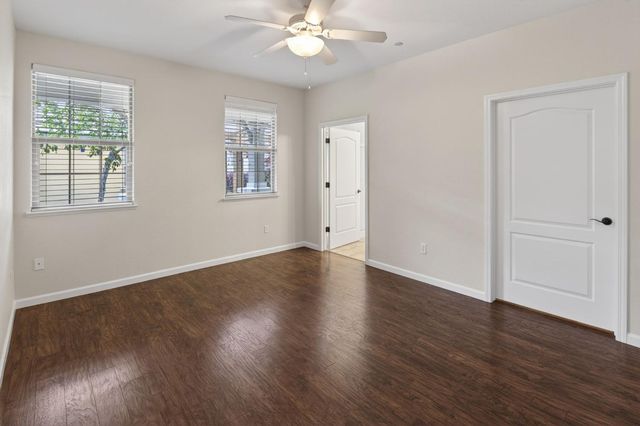 1152 Marseille Ln, Roseville, CA 95747