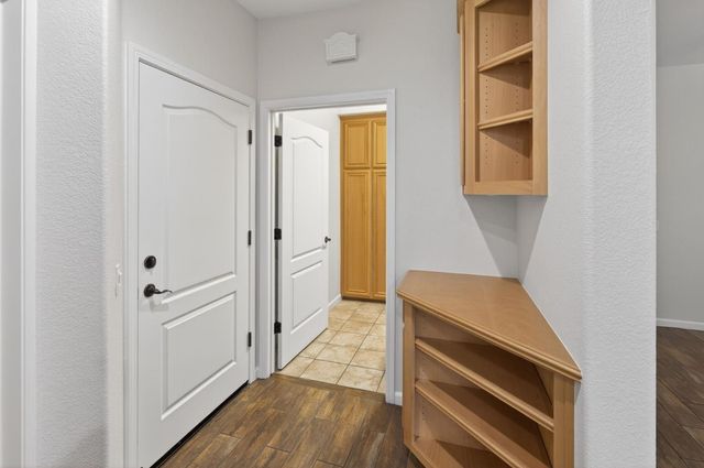 1152 Marseille Ln, Roseville, CA 95747