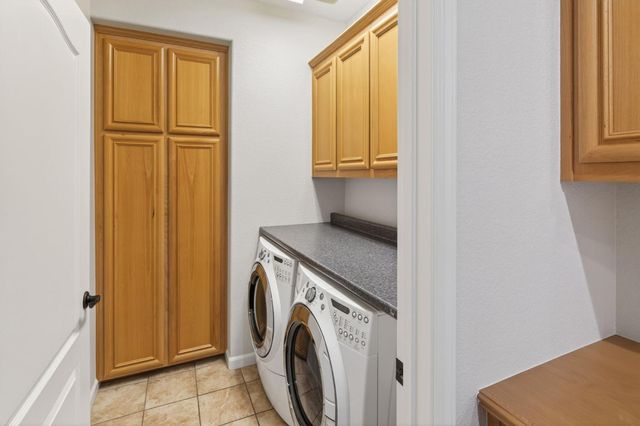 1152 Marseille Ln, Roseville, CA 95747