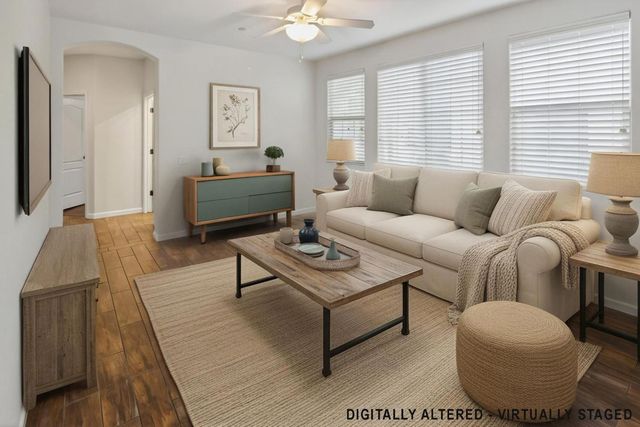 1152 Marseille Ln, Roseville, CA 95747