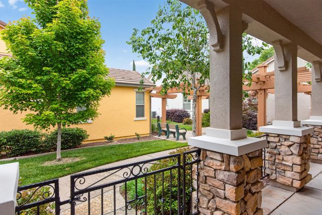 1152 Marseille Ln, Roseville, CA 95747