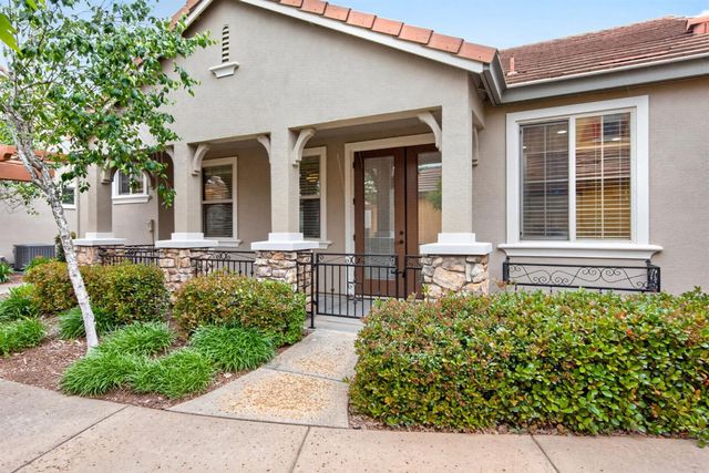 1152 Marseille Ln, Roseville, CA 95747
