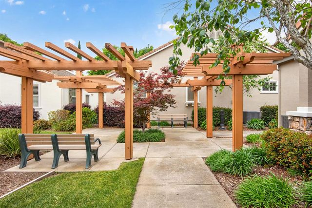 1152 Marseille Ln, Roseville, CA 95747