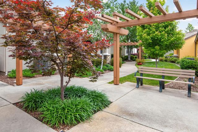 1152 Marseille Ln, Roseville, CA 95747