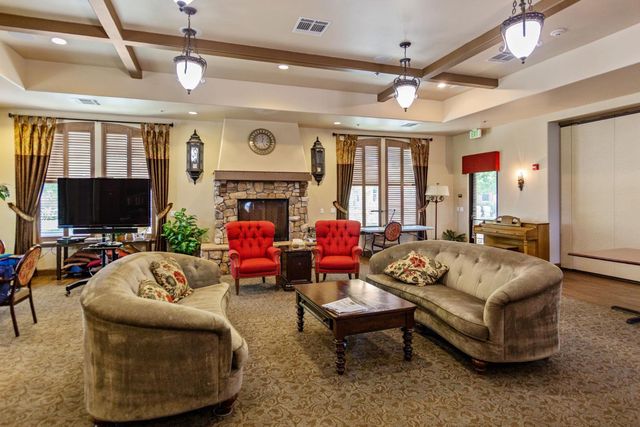 1152 Marseille Ln, Roseville, CA 95747