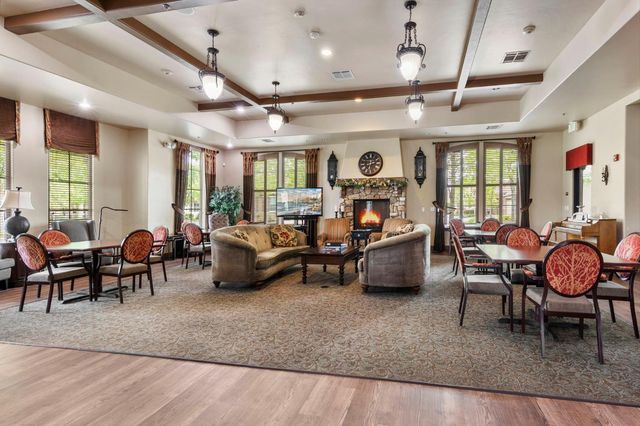 1152 Marseille Ln, Roseville, CA 95747