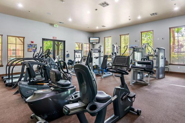 1152 Marseille Ln, Roseville, CA 95747
