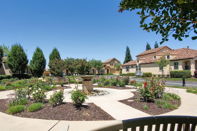 1152 Marseille Ln, Roseville, CA 95747