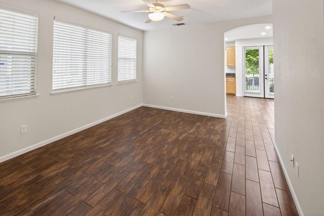 1152 Marseille Ln, Roseville, CA 95747