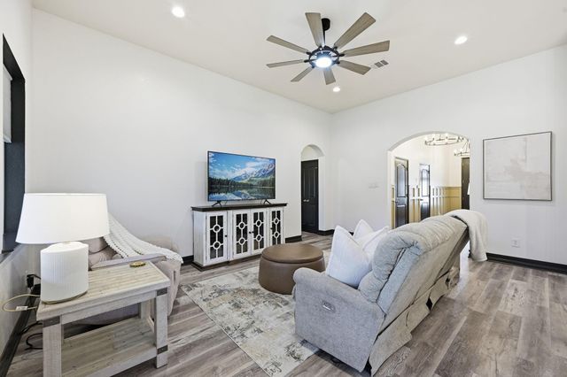 102 Hollow Terrace Court, Tomball, TX 77375