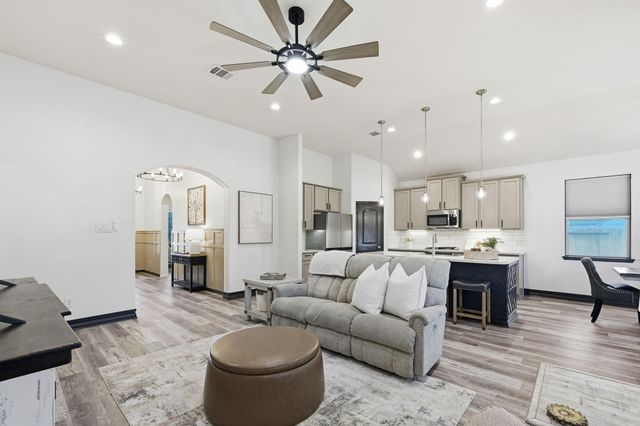 102 Hollow Terrace Court, Tomball, TX 77375