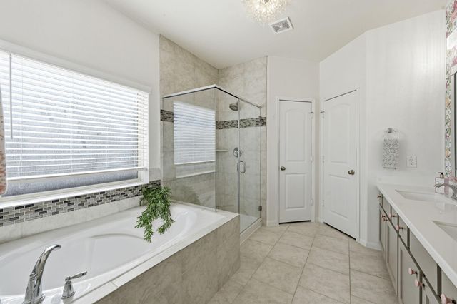 102 Hollow Terrace Court, Tomball, TX 77375