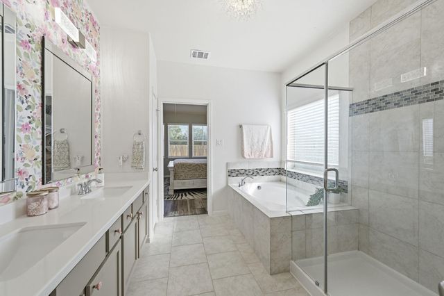 102 Hollow Terrace Court, Tomball, TX 77375