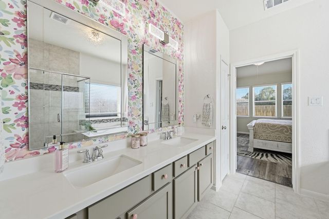 102 Hollow Terrace Court, Tomball, TX 77375