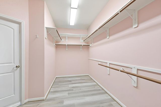 102 Hollow Terrace Court, Tomball, TX 77375