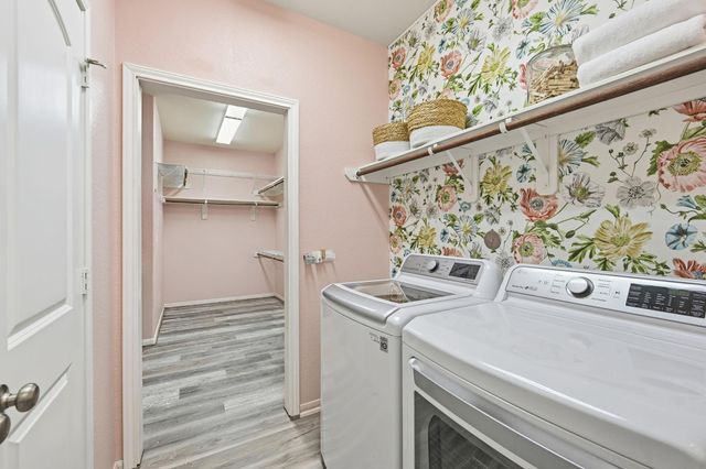 102 Hollow Terrace Court, Tomball, TX 77375