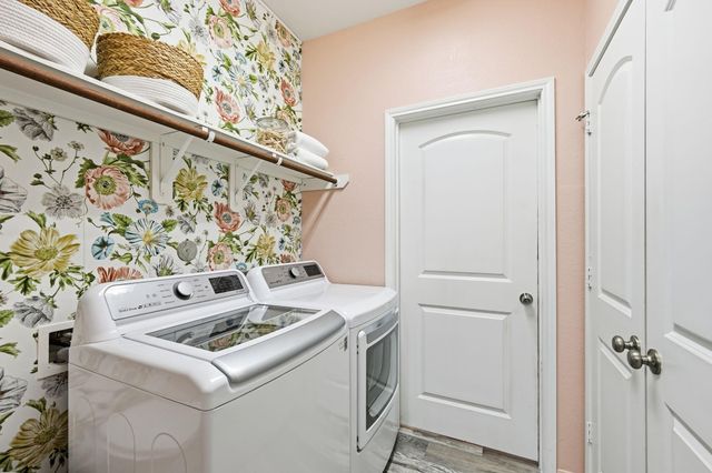 102 Hollow Terrace Court, Tomball, TX 77375