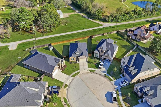 102 Hollow Terrace Court, Tomball, TX 77375