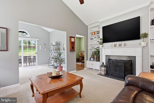 28 BLUEBONNET RD, Langhorne, PA 19047