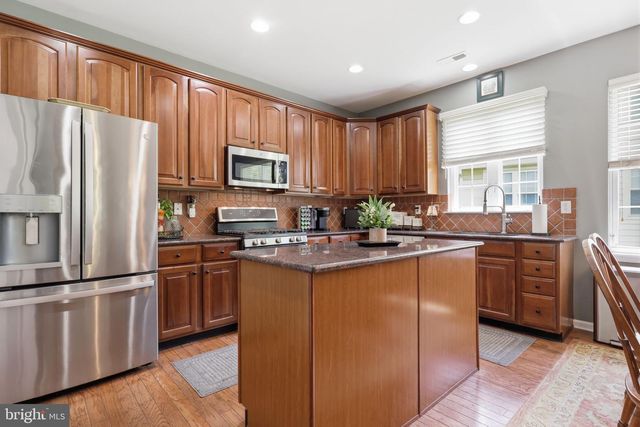 28 BLUEBONNET RD, Langhorne, PA 19047
