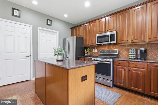 28 BLUEBONNET RD, Langhorne, PA 19047