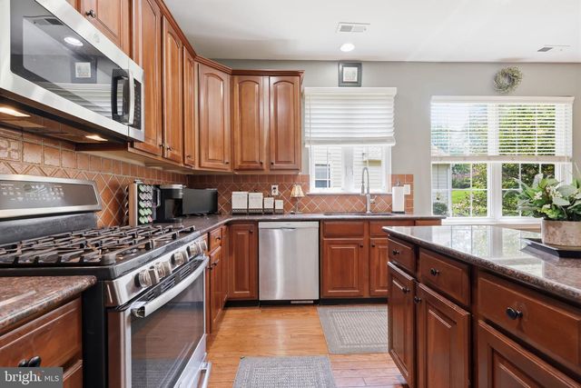 28 BLUEBONNET RD, Langhorne, PA 19047