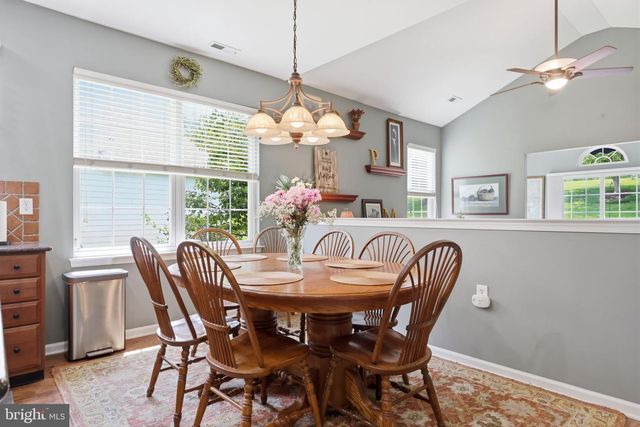 28 BLUEBONNET RD, Langhorne, PA 19047