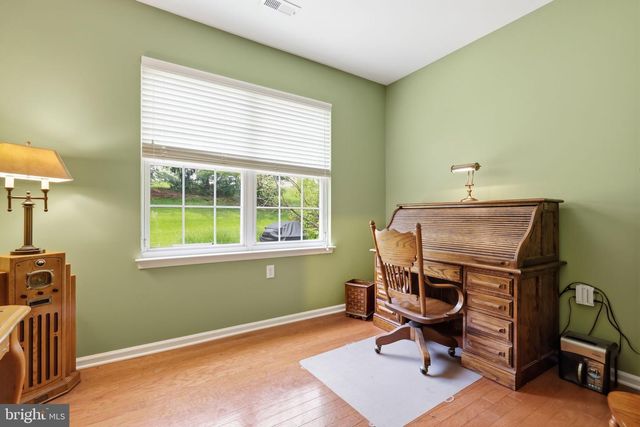 28 BLUEBONNET RD, Langhorne, PA 19047