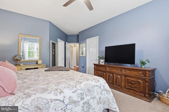 28 BLUEBONNET RD, Langhorne, PA 19047