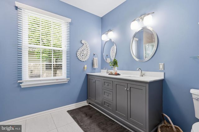 28 BLUEBONNET RD, Langhorne, PA 19047