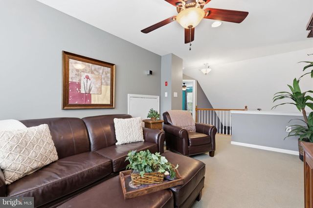 28 BLUEBONNET RD, Langhorne, PA 19047