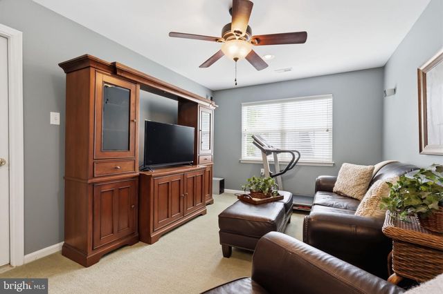 28 BLUEBONNET RD, Langhorne, PA 19047