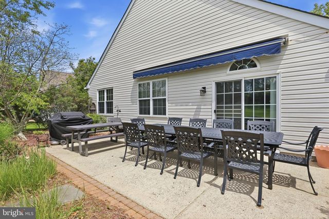 28 BLUEBONNET RD, Langhorne, PA 19047