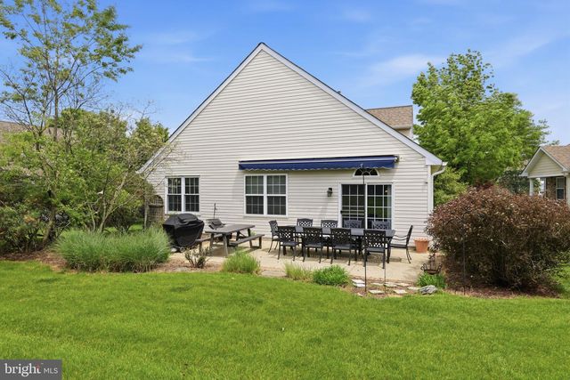 28 BLUEBONNET RD, Langhorne, PA 19047