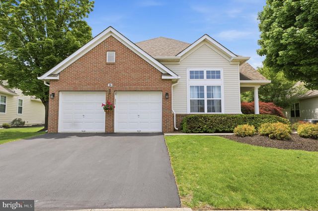 28 BLUEBONNET RD, Langhorne, PA 19047