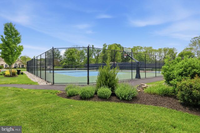 28 BLUEBONNET RD, Langhorne, PA 19047