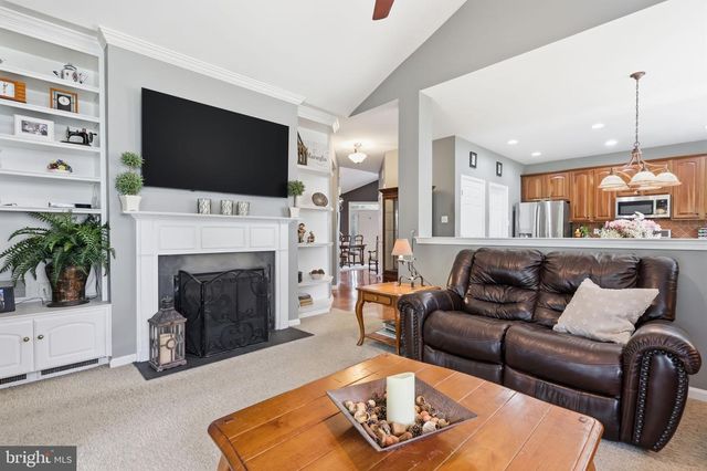 28 BLUEBONNET RD, Langhorne, PA 19047