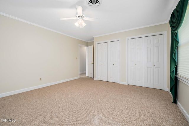 1712 Willowood Court, Johnson City, TN 37604