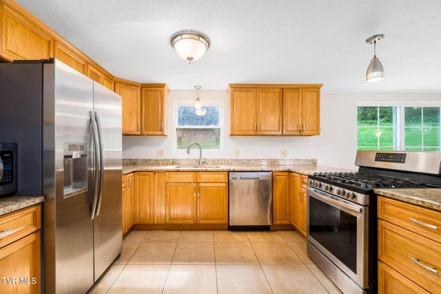 1712 Willowood Court, Johnson City, TN 37604