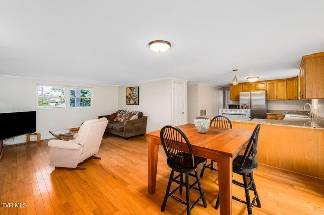 1712 Willowood Court, Johnson City, TN 37604