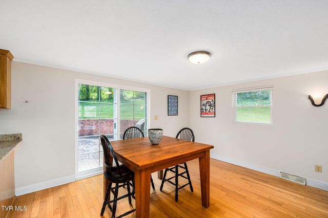 1712 Willowood Court, Johnson City, TN 37604