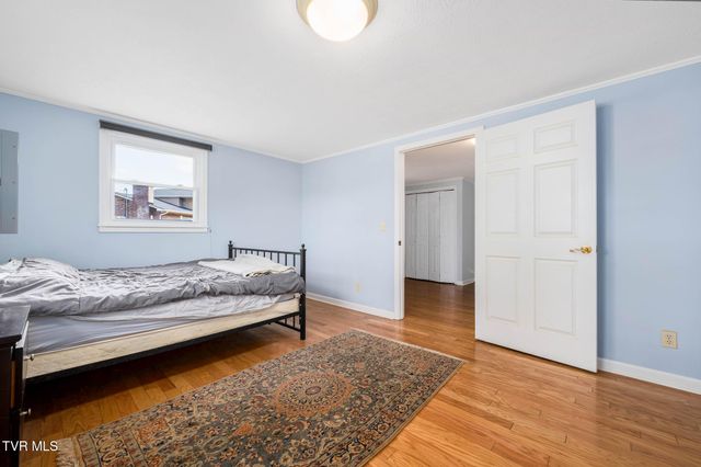 1712 Willowood Court, Johnson City, TN 37604