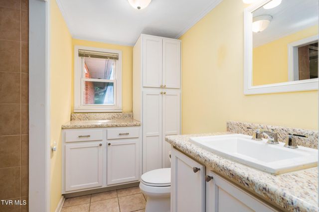 1712 Willowood Court, Johnson City, TN 37604