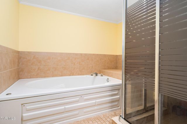 1712 Willowood Court, Johnson City, TN 37604