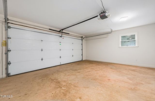 1712 Willowood Court, Johnson City, TN 37604