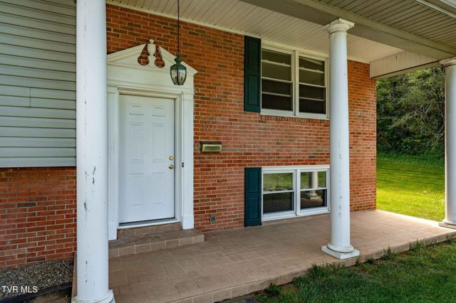 1712 Willowood Court, Johnson City, TN 37604