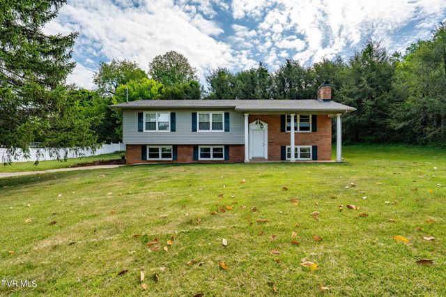 1712 Willowood Court, Johnson City, TN 37604